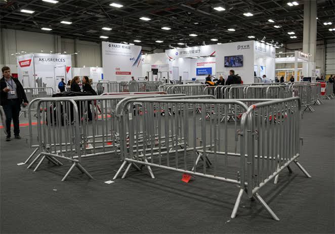 How Crowd Control Barriers Rental Solutions Help Manage Events Safely