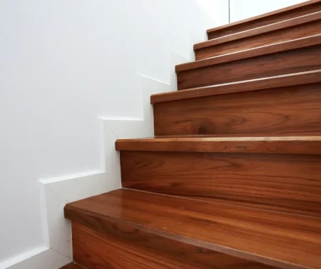 Red Oak Stair Treads: A Practical Flooring Choice for Residential Renovations