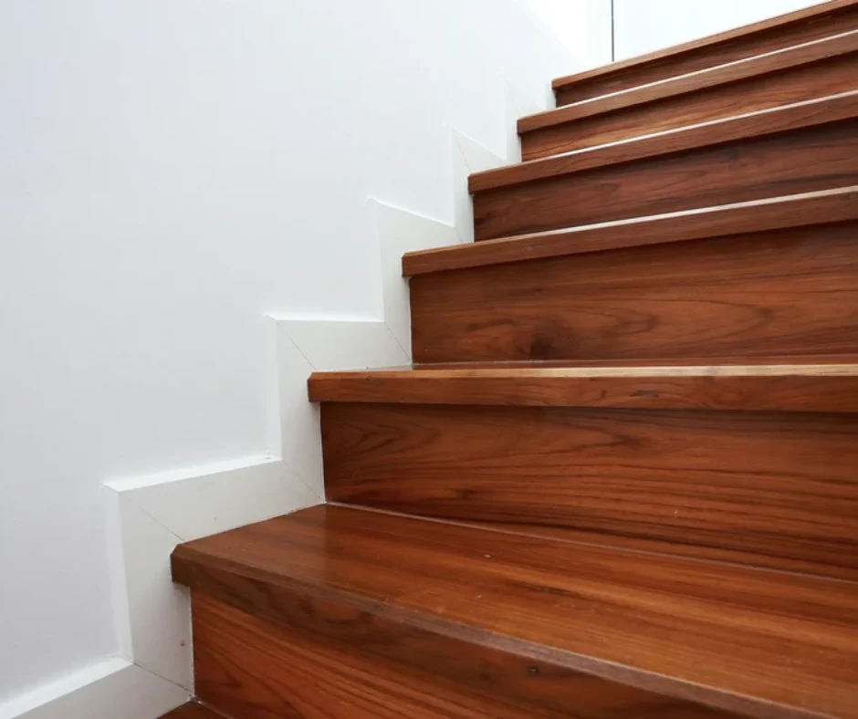 Red Oak Stair Treads: A Practical Flooring Choice for Residential Renovations